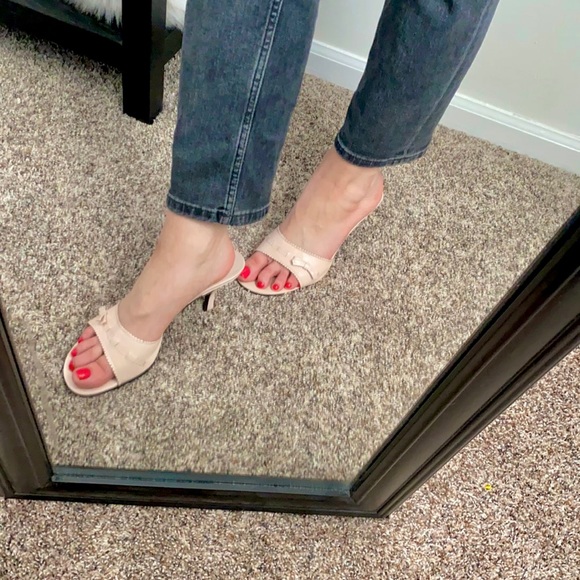 Bandolino Light Pink Rose Kitten Heel Sandal Ribbon Bow Accent - Picture 3 of 8